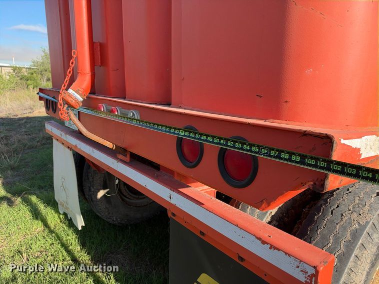 image for item FB8440 Dragon frac tank trailer