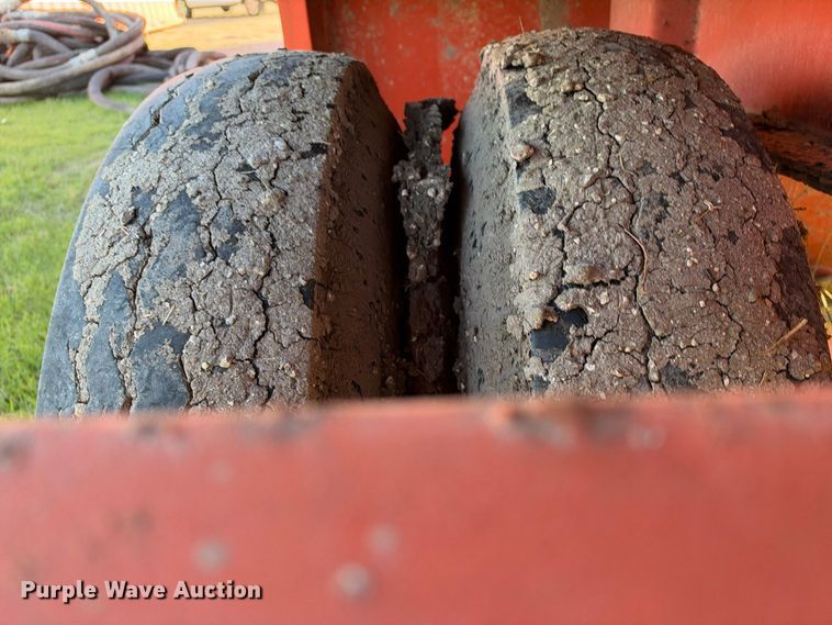 image for item FB8440 Dragon frac tank trailer