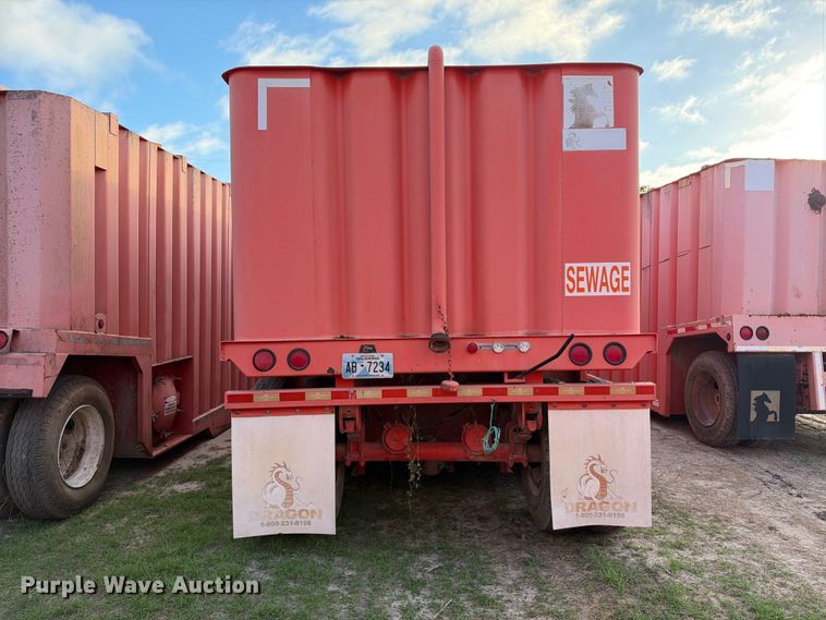 image for item FB8441 Dragon frac tank trailer