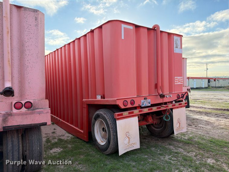 image for item FB8441 Dragon frac tank trailer