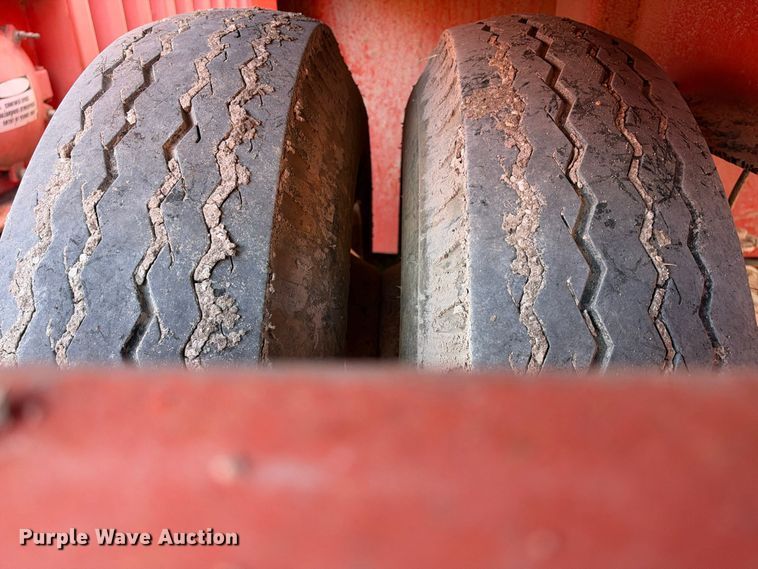 image for item FB8441 Dragon frac tank trailer