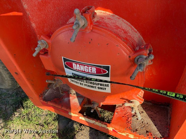 image for item FB8442 2007 Salty's Manufacturing frac tank trailer