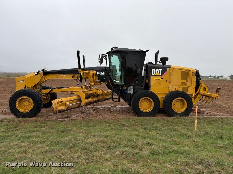 image for item FC0013 2017 Caterpillar 140M3 motor grader