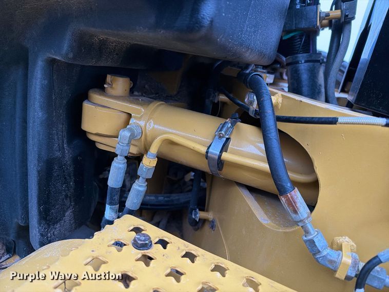 image for item FC0013 2017 Caterpillar 140M3 motor grader