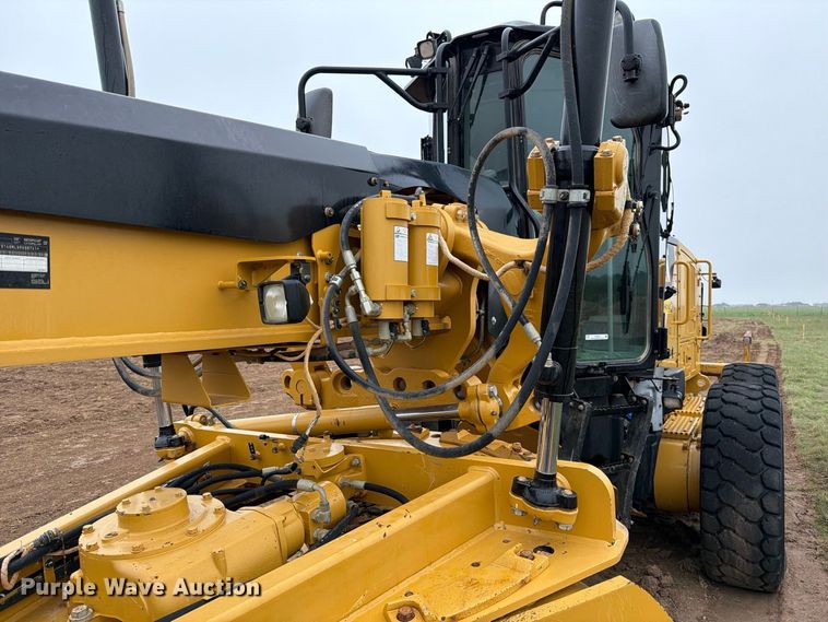 image for item FC0013 2017 Caterpillar 140M3 motor grader