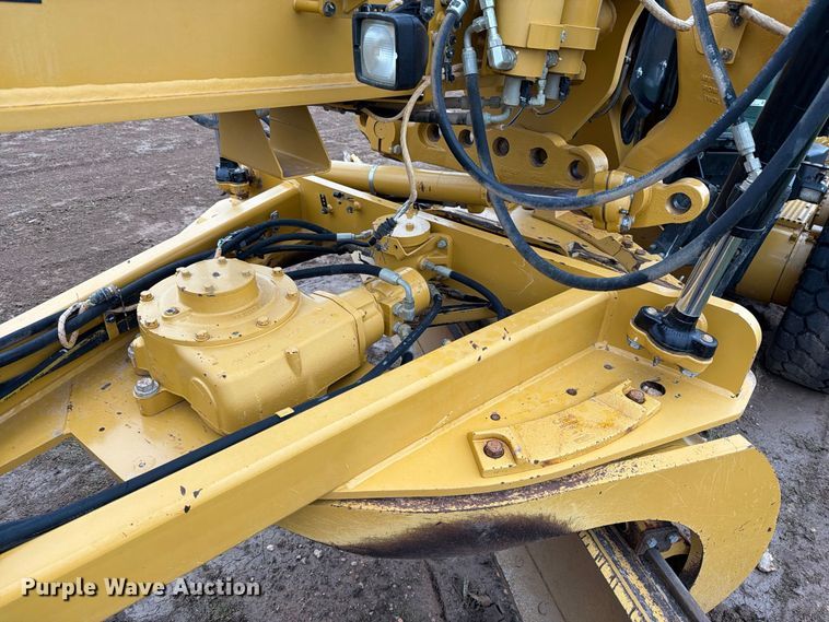 image for item FC0013 2017 Caterpillar 140M3 motor grader