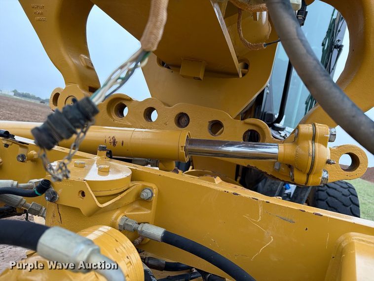 image for item FC0013 2017 Caterpillar 140M3 motor grader