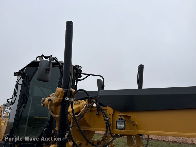 image for item FC0013 2017 Caterpillar 140M3 motor grader