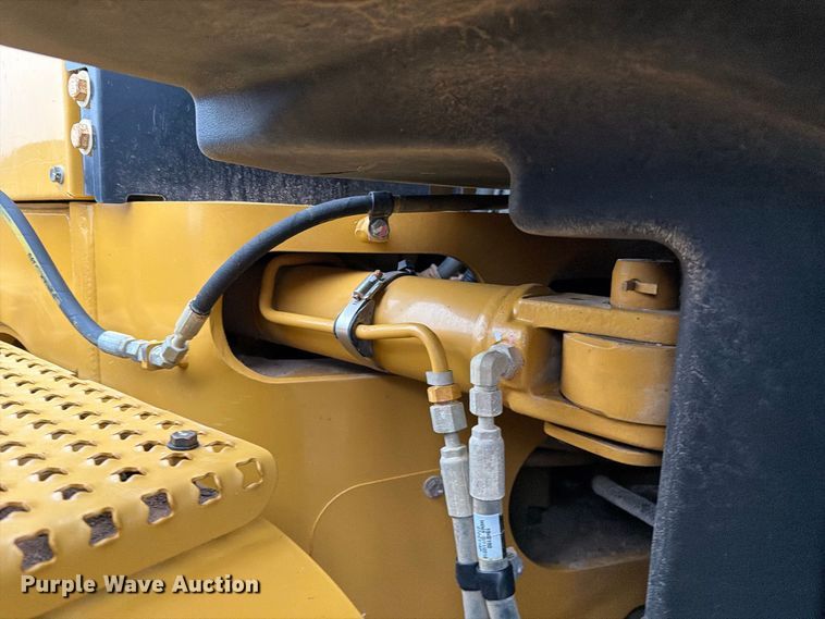 image for item FC0013 2017 Caterpillar 140M3 motor grader