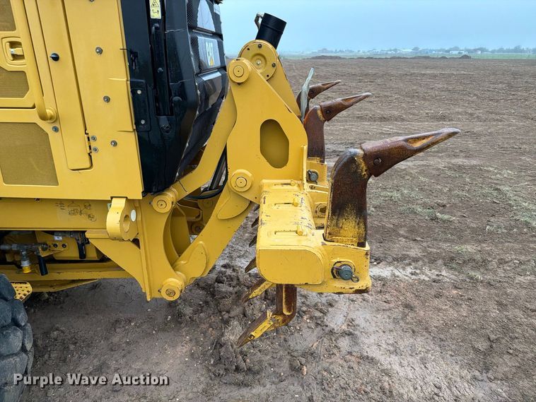 image for item FC0013 2017 Caterpillar 140M3 motor grader