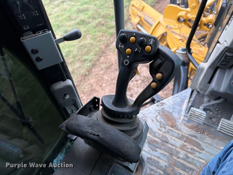 image for item FC0013 2017 Caterpillar 140M3 motor grader