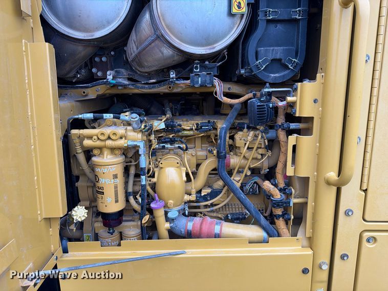image for item FC0013 2017 Caterpillar 140M3 motor grader