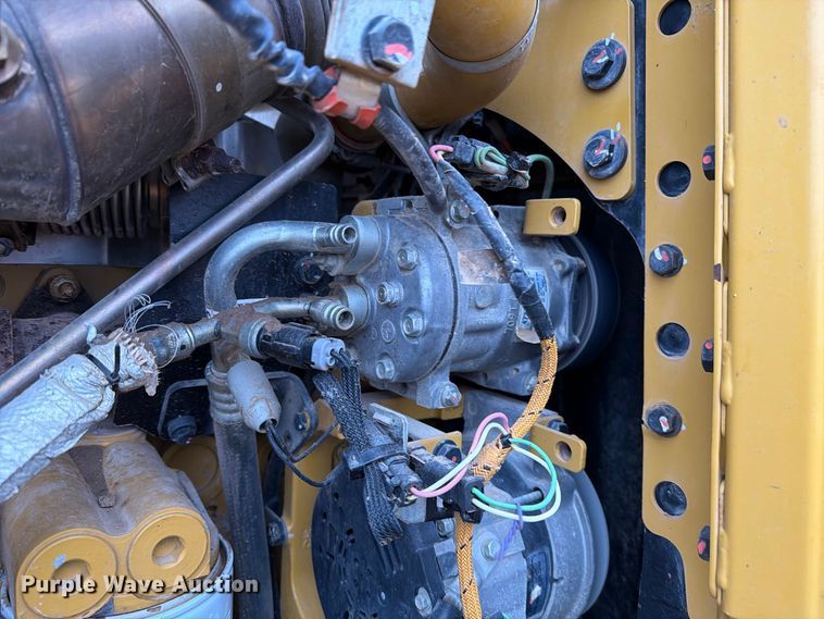 image for item FC0013 2017 Caterpillar 140M3 motor grader