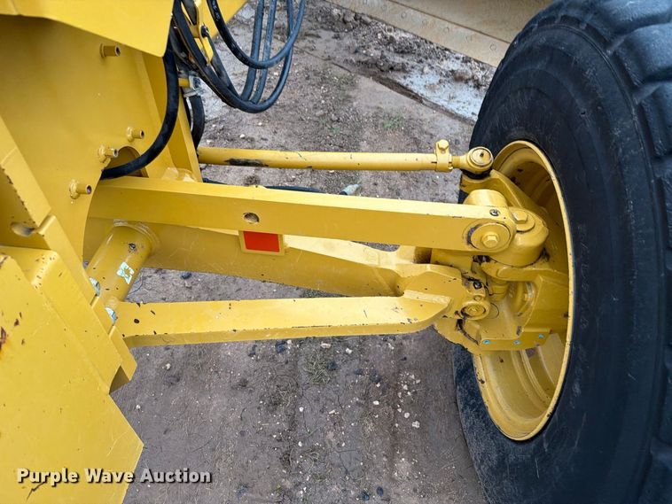 image for item FC0013 2017 Caterpillar 140M3 motor grader