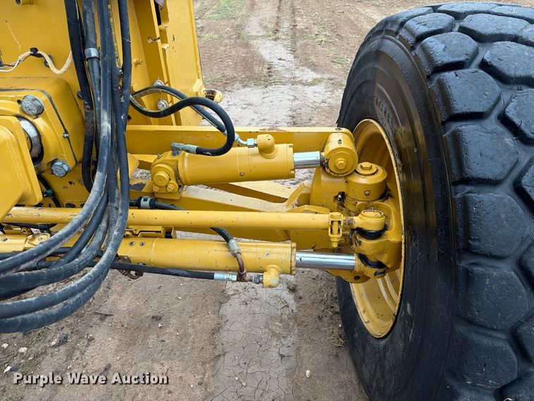 image for item FC0013 2017 Caterpillar 140M3 motor grader