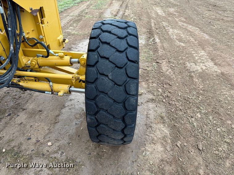 image for item FC0013 2017 Caterpillar 140M3 motor grader