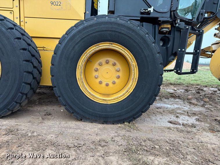 image for item FC0013 2017 Caterpillar 140M3 motor grader