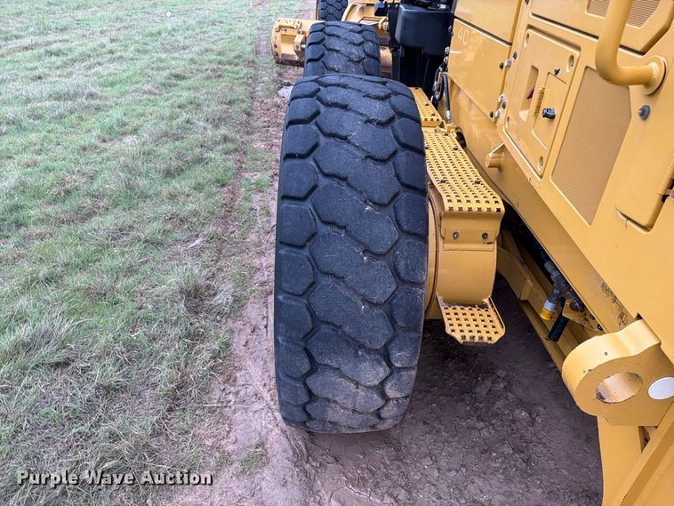 image for item FC0013 2017 Caterpillar 140M3 motor grader