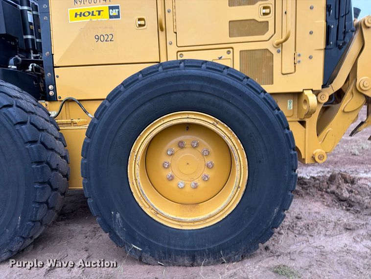 image for item FC0013 2017 Caterpillar 140M3 motor grader