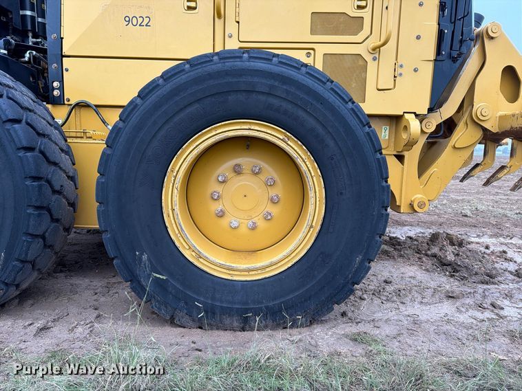 image for item FC0013 2017 Caterpillar 140M3 motor grader