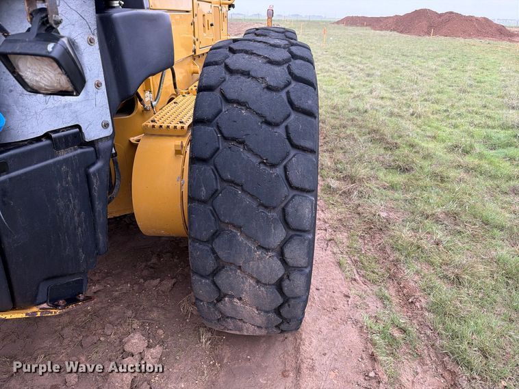 image for item FC0013 2017 Caterpillar 140M3 motor grader