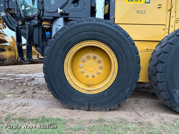 image for item FC0013 2017 Caterpillar 140M3 motor grader