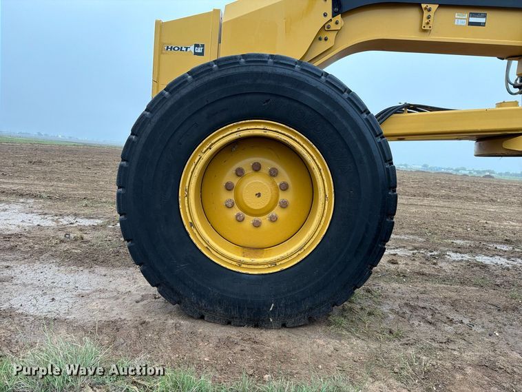 image for item FC0013 2017 Caterpillar 140M3 motor grader