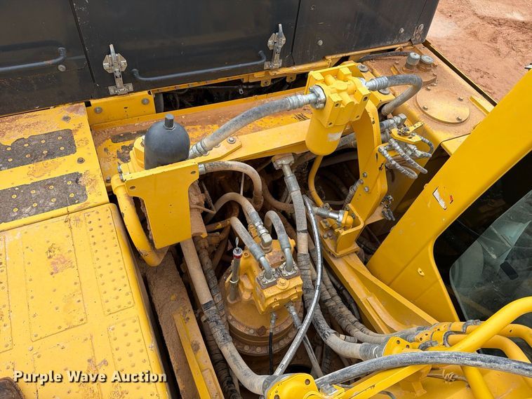 image for item FC0015 2018 Komatsu PC490LC-11 excavator