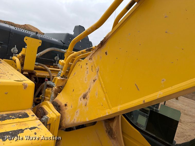 image for item FC0015 2018 Komatsu PC490LC-11 excavator