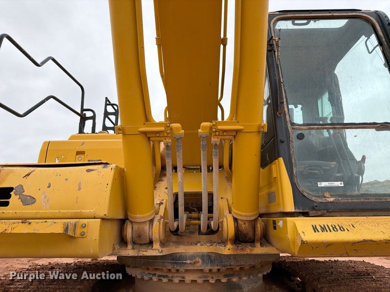 image for item FC0015 2018 Komatsu PC490LC-11 excavator