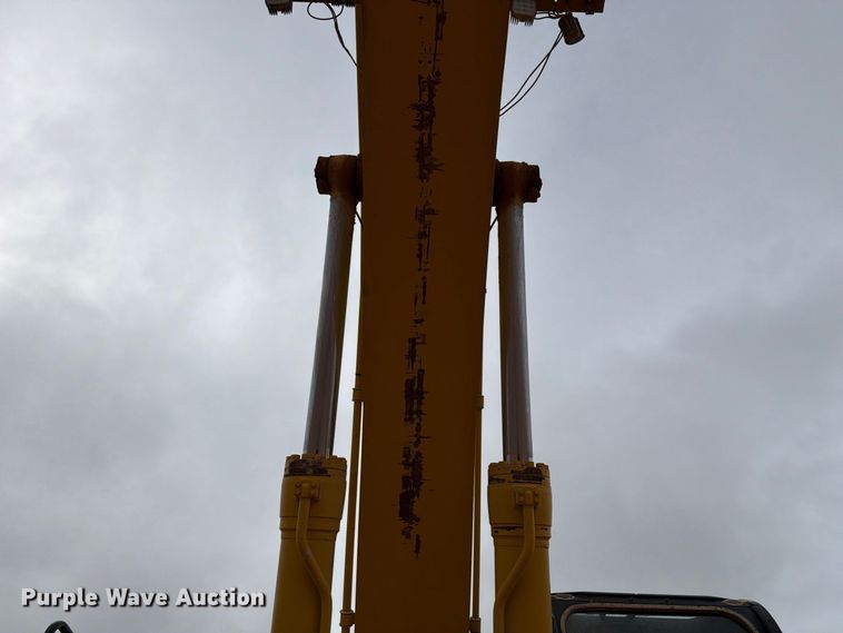 image for item FC0015 2018 Komatsu PC490LC-11 excavator