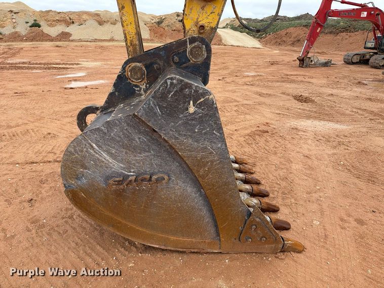 image for item FC0015 2018 Komatsu PC490LC-11 excavator