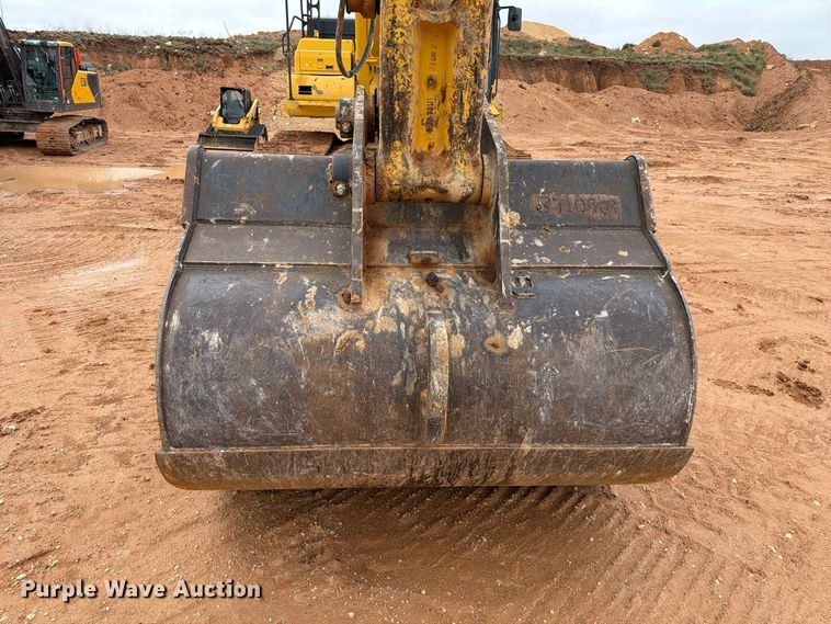image for item FC0015 2018 Komatsu PC490LC-11 excavator