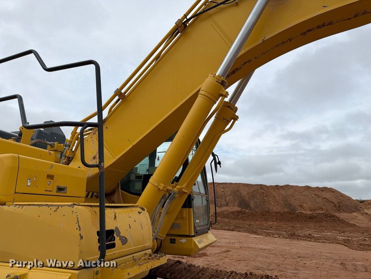 image for item FC0015 2018 Komatsu PC490LC-11 excavator
