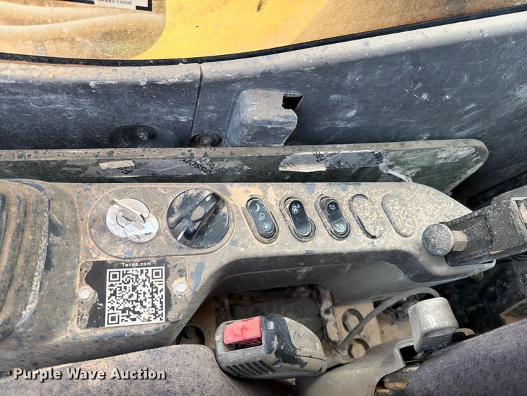 image for item FC0015 2018 Komatsu PC490LC-11 excavator
