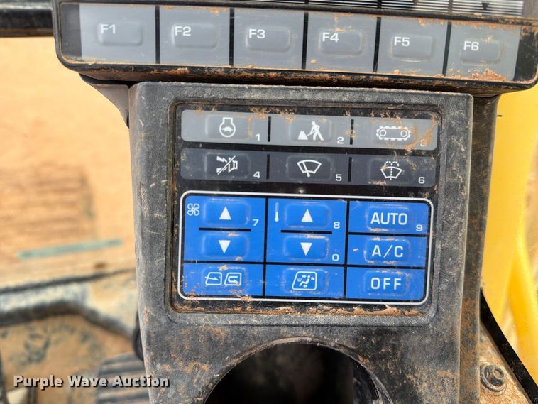 image for item FC0015 2018 Komatsu PC490LC-11 excavator