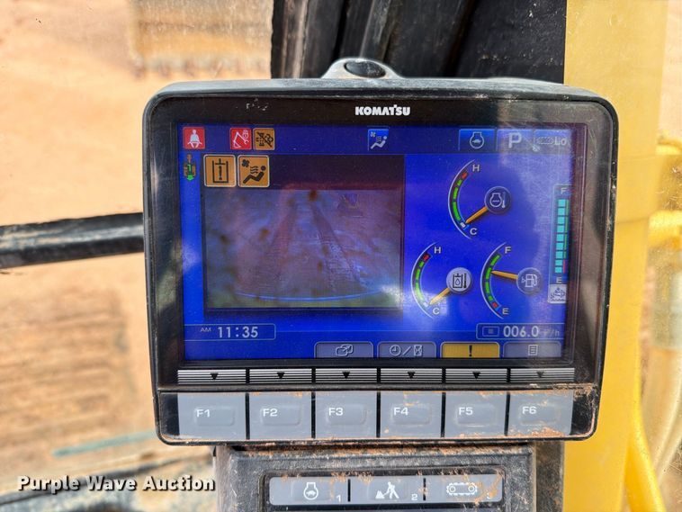 image for item FC0015 2018 Komatsu PC490LC-11 excavator