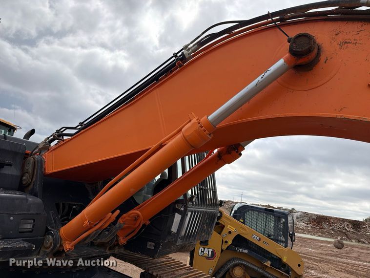 image for item FC0016 2012 Hitachi ZX350LC-5N excavator
