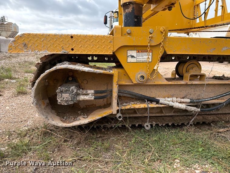 image for item FC0017 Gomaco C-650-S slipform paver