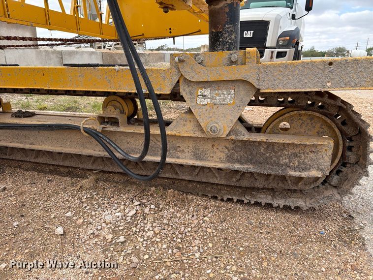 image for item FC0017 Gomaco C-650-S slipform paver
