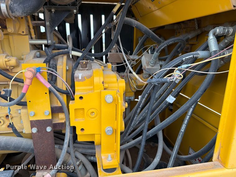 image for item FC0017 Gomaco C-650-S slipform paver