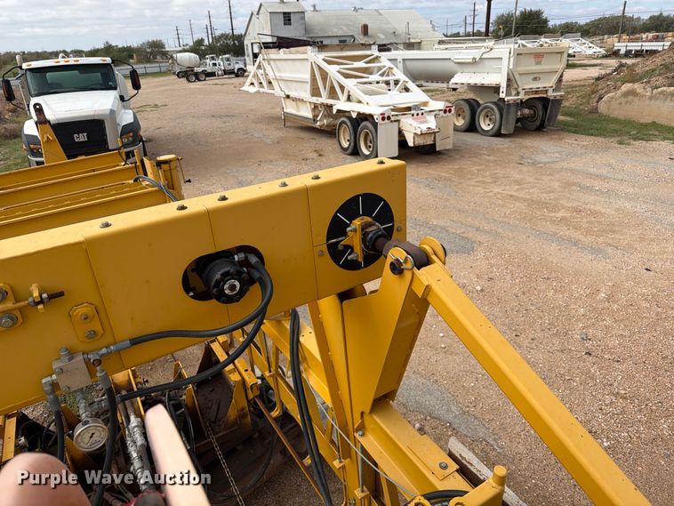 image for item FC0017 Gomaco C-650-S slipform paver