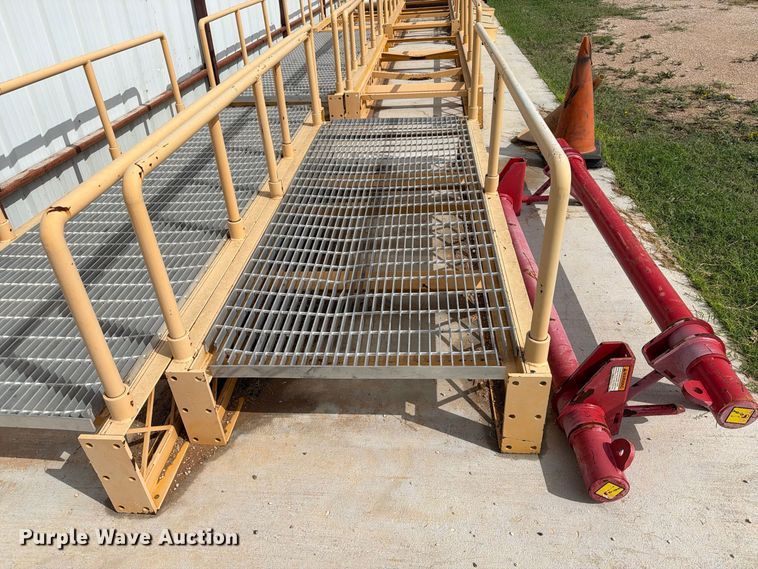 image for item FC0017 Gomaco C-650-S slipform paver