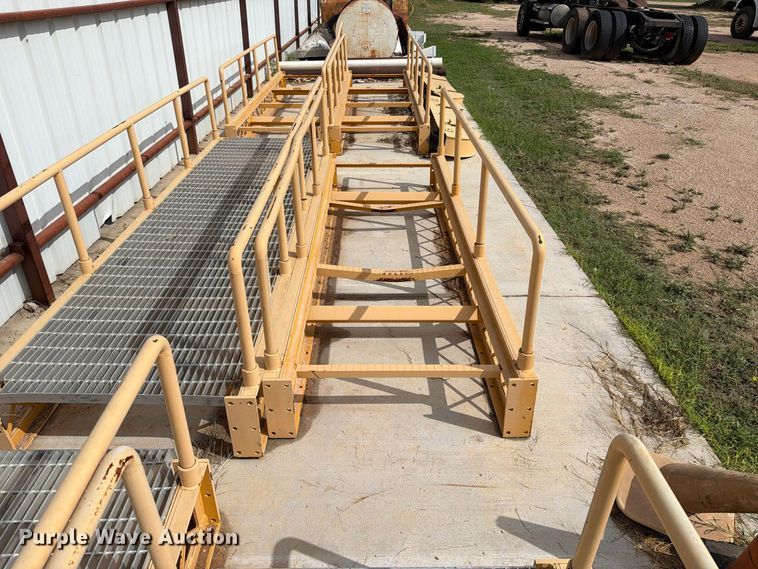 image for item FC0017 Gomaco C-650-S slipform paver