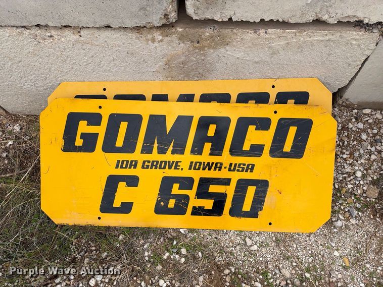 image for item FC0017 Gomaco C-650-S slipform paver