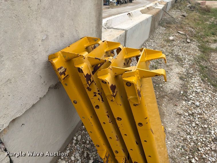 image for item FC0017 Gomaco C-650-S slipform paver