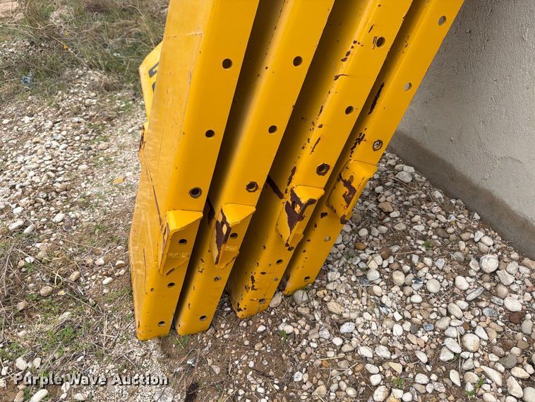 image for item FC0017 Gomaco C-650-S slipform paver