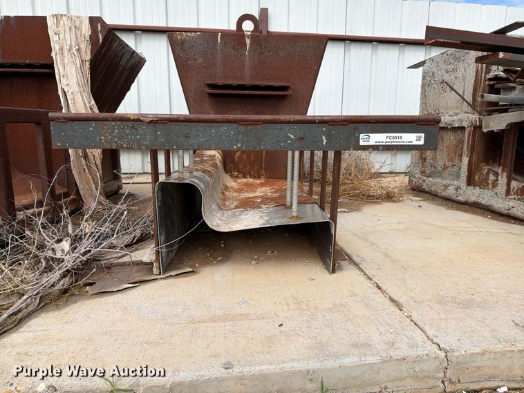 image for item FC0018 (6) concrete curb forms