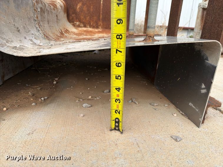 image for item FC0018 (6) concrete curb forms