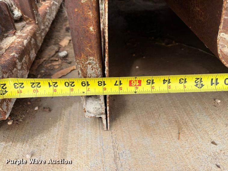 image for item FC0018 (6) concrete curb forms